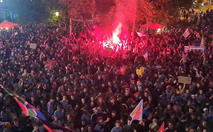 (影) 馬克宏賭輸了! 法國會改選極右翼領先 極左派發動示威暴亂