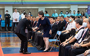 中華電信協助打詐、領航經濟　蕭美琴讚：挺台灣的好隊友