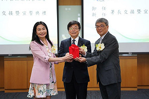 不甩前署長「被離職」說!食藥署新舊任署長今交接 莊聲宏:責任重大