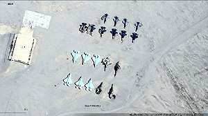 新疆沙漠不止有美國航空母艦、F-22、F-35 連日本軍事基地都有
