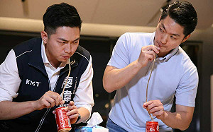 罷藍委第一槍！廖偉翔議場毆沈伯洋　公民號召青鳥展翅「廢翔」