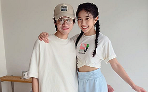 眾量級撇分手疑雲新片同框！網揪「2細節」 失望：不是原本的樣子了