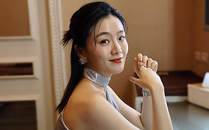 從天而降酸臭黑液！楊小黎遭淋全身：眼睛都睜不開