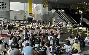 企業助圓夢 桃市2國小樂團在京都車站快閃表演獲滿堂彩