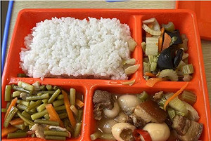 苦孩子不能苦領導! 中國多地政府爆挪用學生營養餐費逾87億元還債