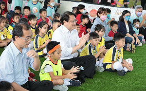 嘆藍扭曲政黨介入  林右昌感性談拆樑：基隆人知道可以過得更好