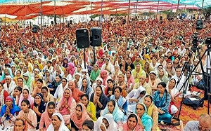 25萬人宗教活動只有10多警力! 印恐慌踩踏釀121死 「神人」博勒巴巴遭追捕