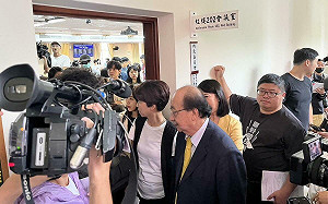 內委會審選罷法鬧雙胞？ 高金素梅強換會議室 綠喊「那裡是偽政權」