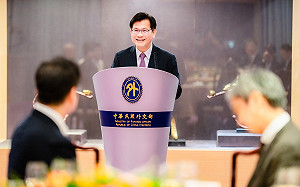 林佳龍奔遼寧夜市吃熱炒 被日本人包圍感受台日友好