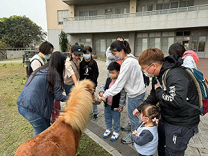 長照迪士尼樂園七周年 熱舞迎賓三代同嗨社區嘉年華