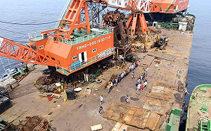 涉嫌非法打撈二戰沉沒英艦 中國挖泥船遭馬來西亞扣留