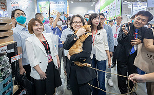 靠毛小孩放鬆心情 蕭美琴允發展正向寵物經濟