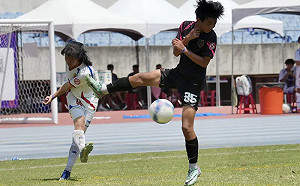 LS足球社田徑女將陳芃蓁　連男生也都守不住