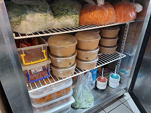 食安疑慮?麵店14顧客腹瀉 高雄衛生局疫調採檢、勒令停業