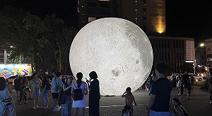暑假網拍新趣處!鐵花燈之祭第二季登場「巨大月球」台東拍得到