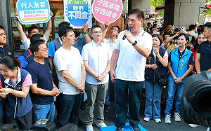 昔戰基隆立委慘敗　郝龍斌現身挺謝國樑拚雪恥