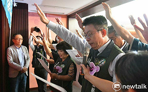 民進黨南市黨部主委執評委就職  創黨元老經驗傳承凝聚黨務共識
