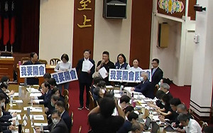 開會2分鐘就休息 立院財委會空轉、一級財經首長又枯等 