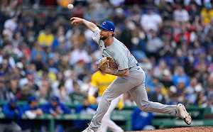 美國「彭政閔」？小熊投手怒槌牆壁受傷