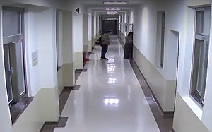 公開黃捷、柯建銘破門闖會議室畫面 藍黨團轟「黃賊」教壞囝仔大細