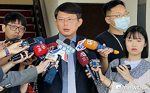 黃國昌質疑鄭文燦涉貪有「高人指點」：為何收錢1年後急忙退還？ 