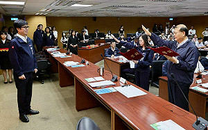 推動AI科技輔導系統 陳其邁肯定高市毒防局創新方案