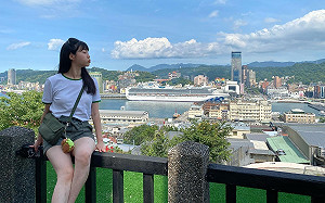 高嘉瑜今在臉書發早安文搭配親吻基隆圖 網友喊「市長好」