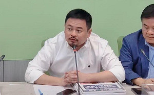 在野黨群起圍剿黃捷 洪申翰：藍白是在發「起床氣」轉移焦點