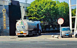 三鹿毒奶翻版！油罐車運食用液體竟｢波及奶粉｣中國人揪去香港買油