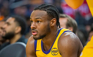 Bronny復出只得3分　但送出「3火鍋」