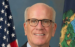 民主黨參議員他開第一槍! 他叫拜登別選了 克隆尼 : 拜登仍在「災難狀態」