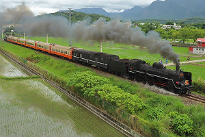 鐵道迷快收藏!仲夏寶島號7/13啟程 台鐵公開最佳拍攝點