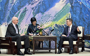 接見AIT處長谷立言 卓揆：盼台灣能參與「印太經濟架構」