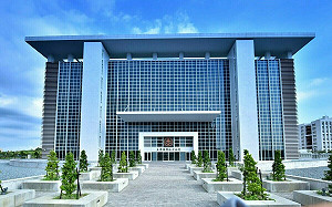 看病打針超不爽!高雄男竟揮拳打醫生 下場GG了