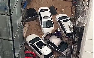 (影) 整個城市泡在「習巴克」咖啡裏! 三峽大壩洩洪惹禍 襄陽暴雨汽車滅頂