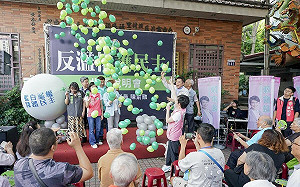 戳破藍白謊言！陳俞融反濫權護民主說明會 500鄉親熱情參與