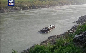 仍有50多人失蹤! 尼泊爾大巴墜河多日未找到倖存者 警方: 恐凶多吉少