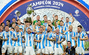 阿根廷美洲盃衛冕　梅西傳奇生涯45冠盤點