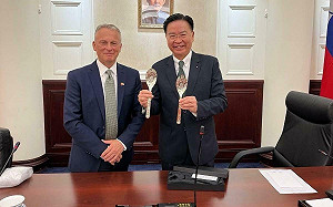 會見加拿大參議院訪團　吳釗燮感謝支持台海和平穩定