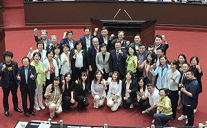 立院第一會期混亂落幕 民進黨細數通過30項民生法案