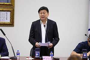溫朗東指「戰天下」背後是傅崐萁   明日10時北檢告發傅崐萁