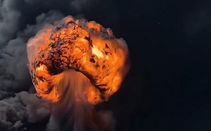 台南山上區工廠大火竟燒出「蕈狀雲」！傳廠內含多化學物質