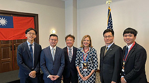 赴美參加共和黨全代會 國民黨代表團會友台前助卿