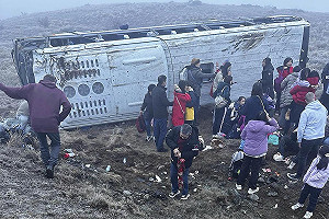 中國人在紐發生嚴重車禍! 2車同地點翻車 至少15傷 直升機送傷重者奔醫院