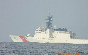 抗衡中國！美菲海巡在南海爭端海域演習