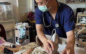 北醫率先啟動「在宅急症照護」成功治療8個案 健保署：5000人受益