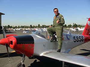 華裔冒險飛行家　洛杉磯墜機身亡