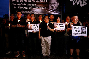 港支聯會燭光遊行悼念劉曉波  要求北京釋放劉霞