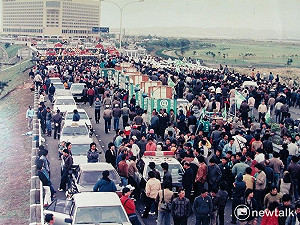 解嚴30年》記錄解嚴街頭民主運動的攝影師邱萬興