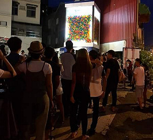 巨型扭蛋機致交通堵塞  市府勘查加強輔導